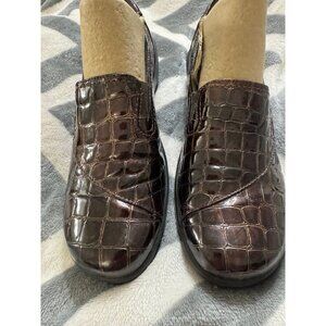 Clarks Brown Croc-Embossed Loafers